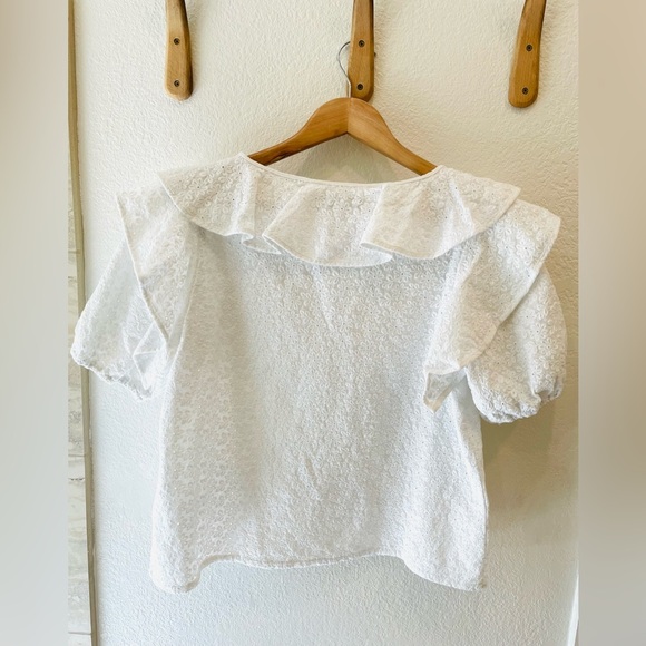 Something Navy White Eyelet Ruffled Top Size Small - Picture 3 of 4